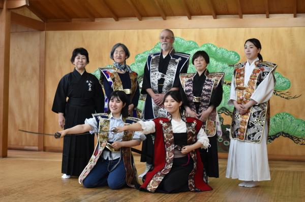 日本には日本人に適ったエクササイズがある　― 女性のためのウェルネス居合道 ―